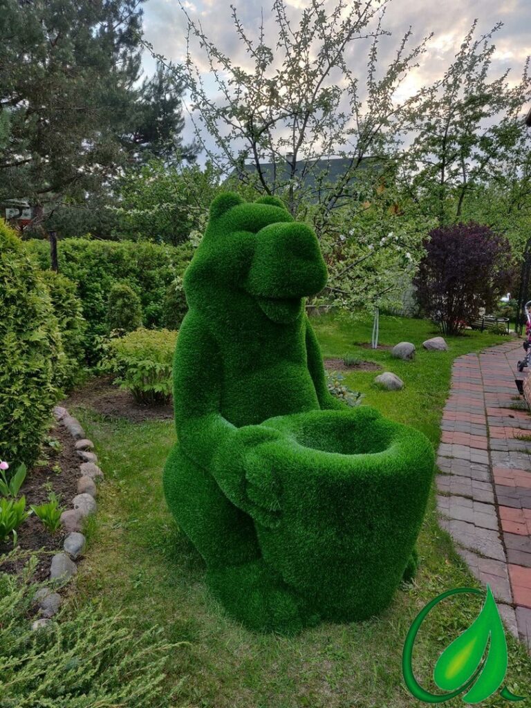 Топиари Медведь с корзиной 175х100х135 см